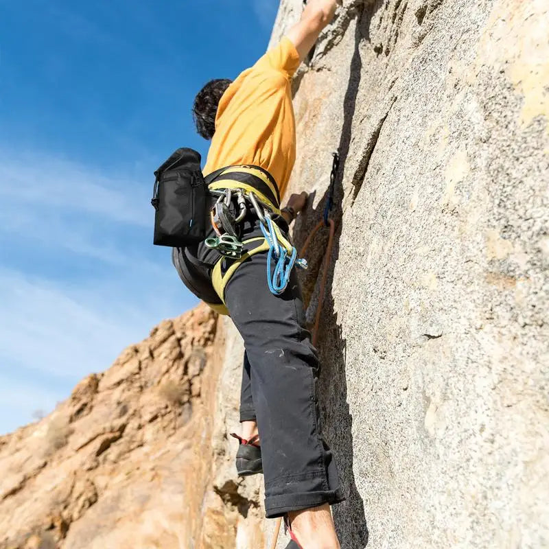 30kN Heavy-Duty Carabiner - Rock Climbing and Mountaineering Clip